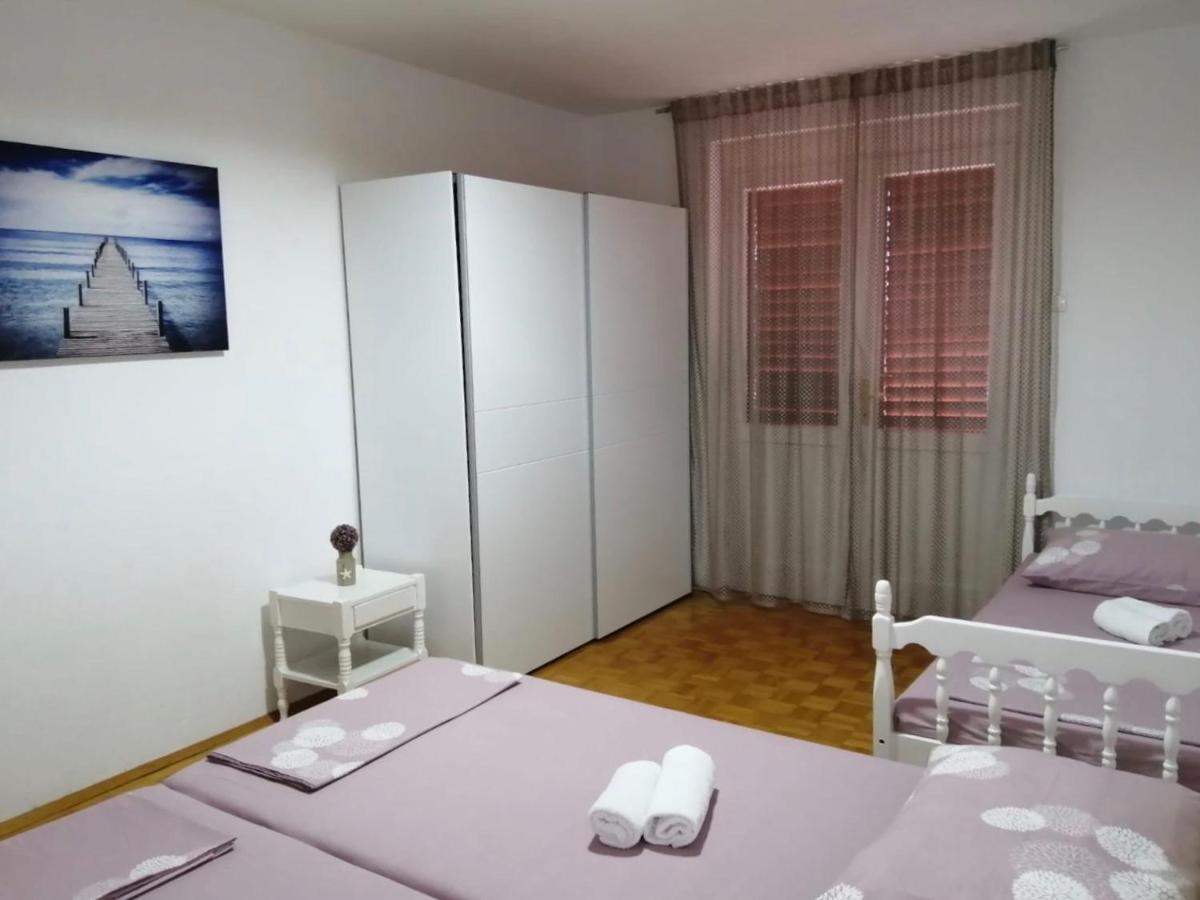 Apartment & Rooms Laura Brela Kültér fotó